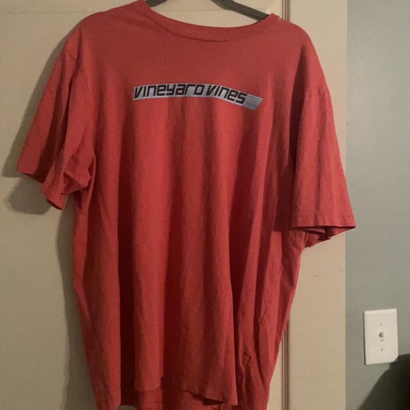 Vineyard Vines tshirt - Picture 2 of 2